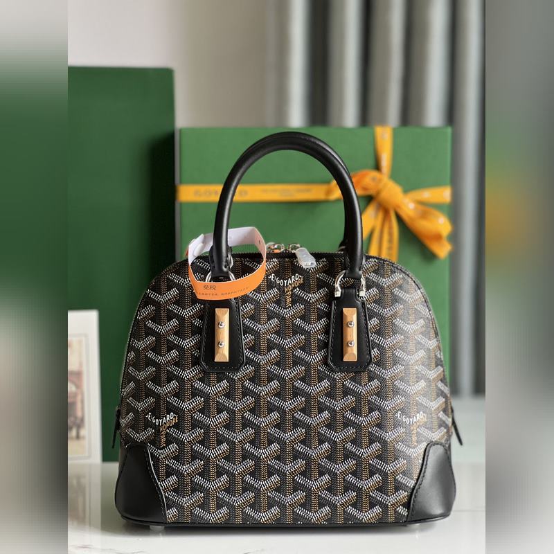 Goyard Vend?me貝殼包 傳承了品牌獨一無二的工藝風格和精湛技術：可拆