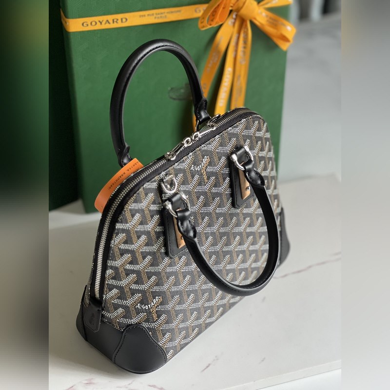 Goyard Vend?me貝殼包 傳承了品牌獨一無二的工藝風格和精湛技術：可拆