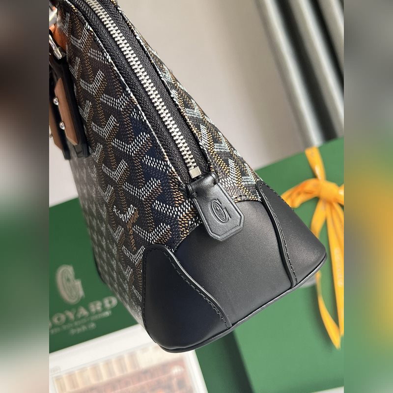 Goyard Vend?me貝殼包 傳承了品牌獨一無二的工藝風格和精湛技術：可拆