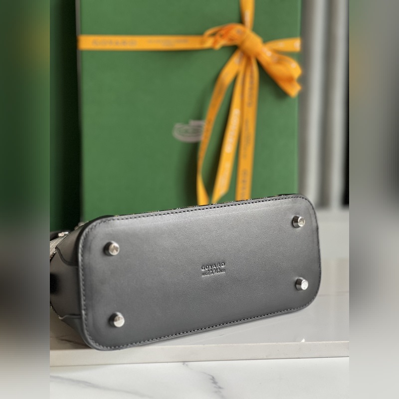 Goyard Vend?me貝殼包 傳承了品牌獨一無二的工藝風格和精湛技術：可拆