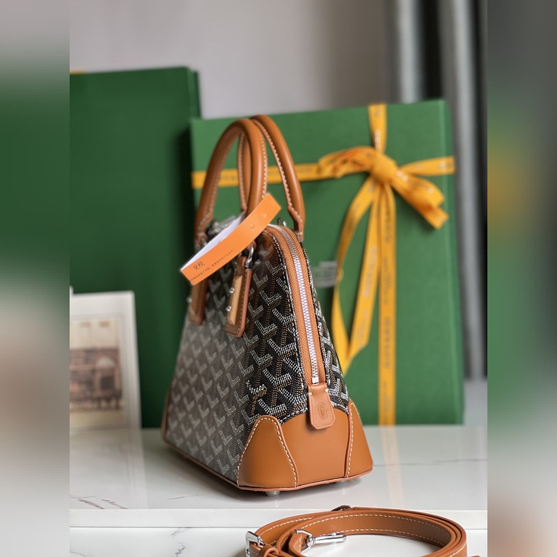Goyard Vend?me貝殼包 傳承了品牌獨一無二的工藝風格和精湛技術：可拆