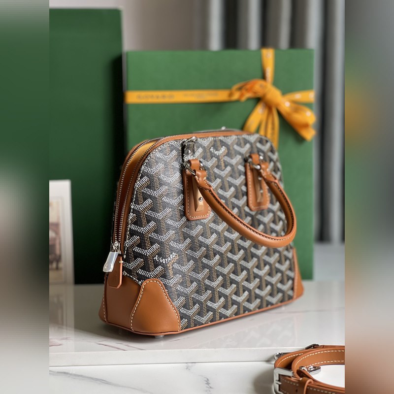 Goyard Vend?me貝殼包 傳承了品牌獨一無二的工藝風格和精湛技術：可拆