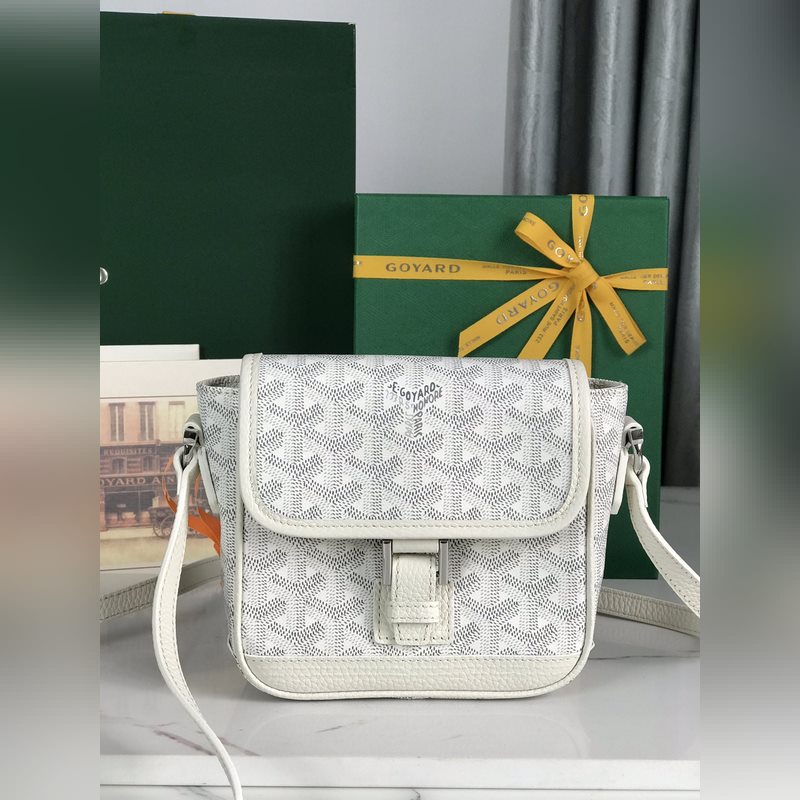 戈雅 絕版中古斜挎包Grand Bleu PM 又面世啦，以其實用輕便小巧不絕于