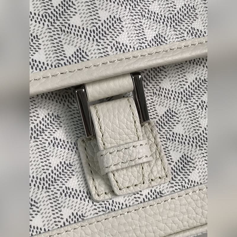 戈雅 絕版中古斜挎包Grand Bleu PM 又面世啦，以其實用輕便小巧不絕于