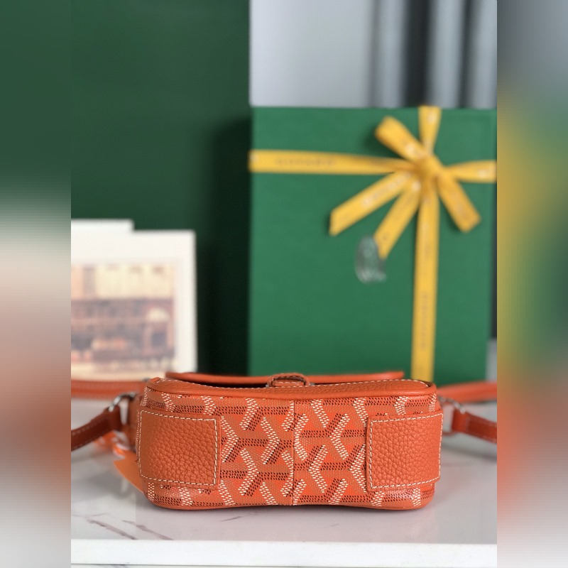 戈雅 絕版中古斜挎包Grand Bleu PM 又面世啦，以其實用輕便小巧不絕于