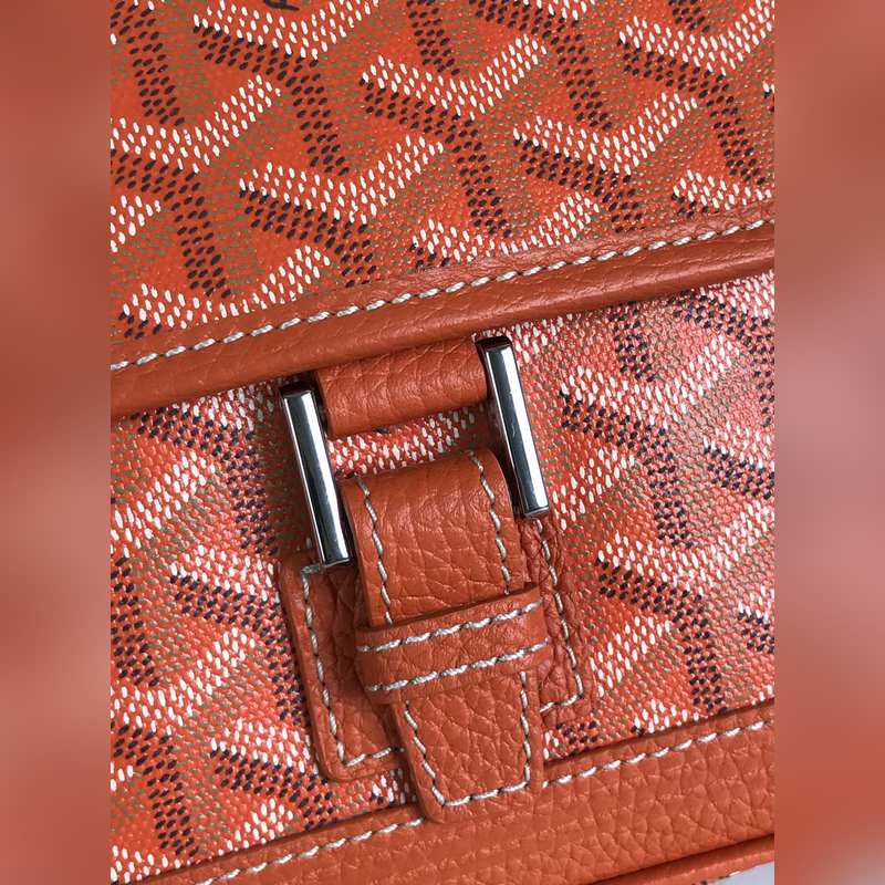 戈雅 絕版中古斜挎包Grand Bleu PM 又面世啦，以其實用輕便小巧不絕于