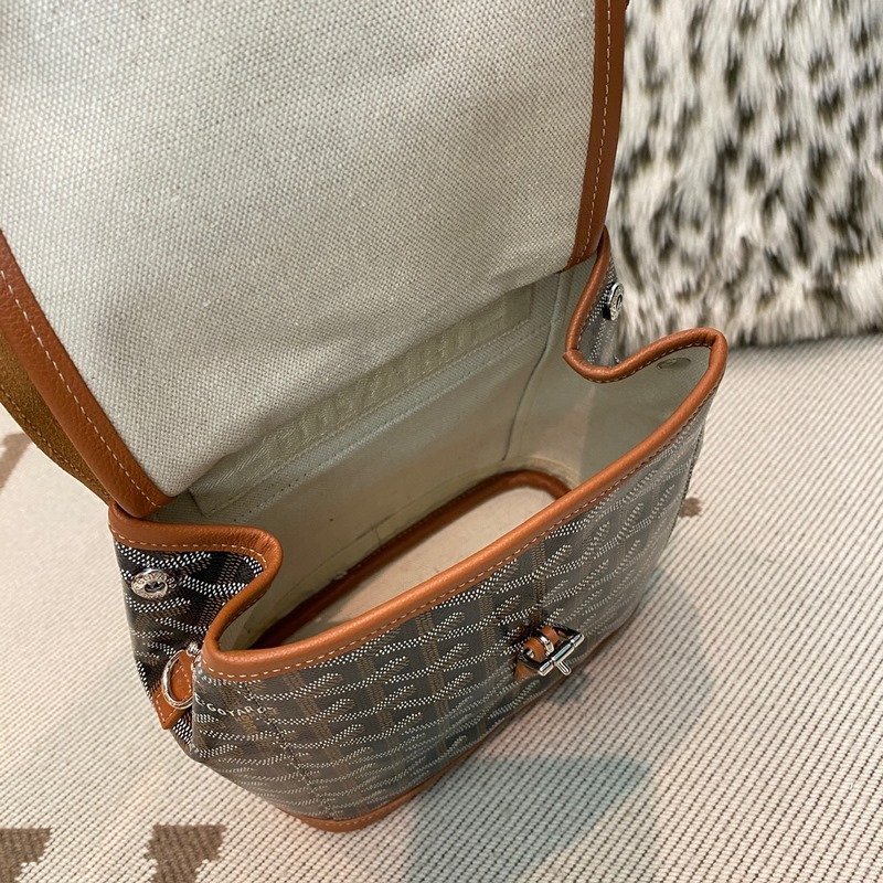 戈雅 Alpin迷你包 手工打造新二代！以Goyard秉承的傳統工藝，在細節之處