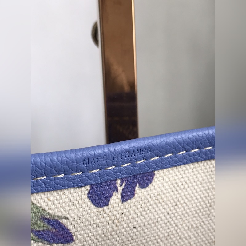 戈雅 2026限量版Goyard將帶領(lǐng)我們漫步于一個(gè)千變?nèi)f化，繁花似錦的花園，感