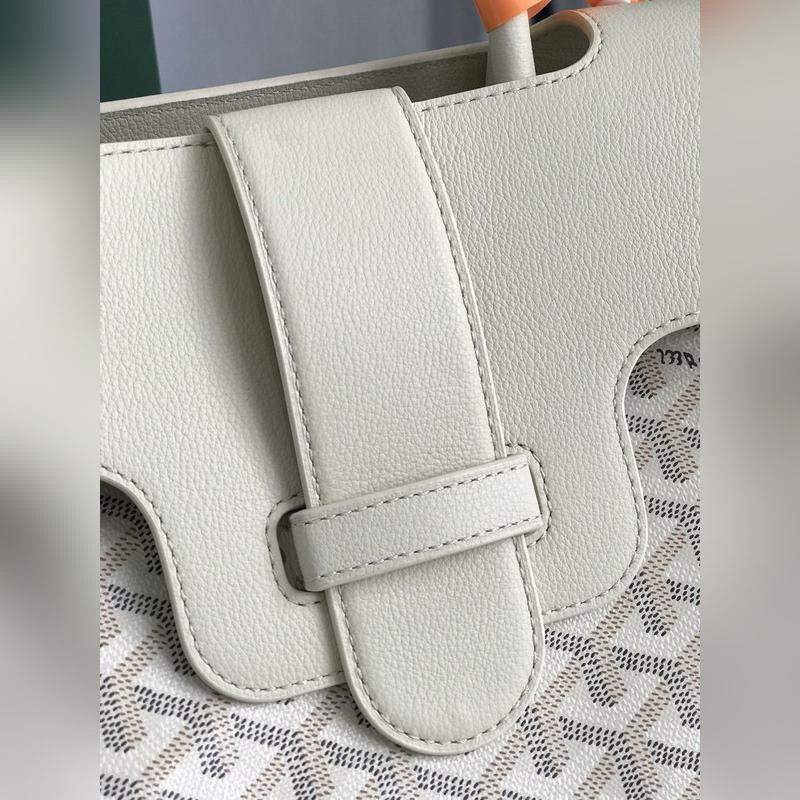 Goyard 西貢Tote 這款西貢母包一出場就有BK的氣場，整體更加大氣優雅，