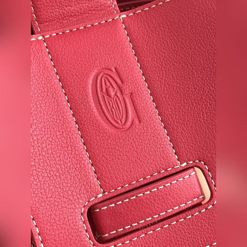 Goyard 西貢Tote 這款西貢母包一出場就有BK的氣場，整體更加大氣優(yōu)雅，