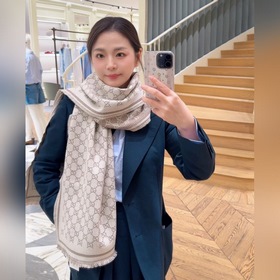 25新款GG風(fēng)格字母 180*47cm.100%羊毛 飾以經(jīng)典的 GG 圖案，該