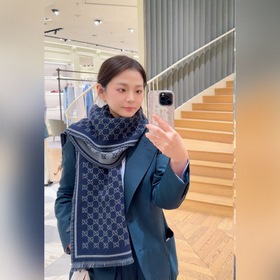 25新款GG風(fēng)格字母 180*47cm.100%羊毛 飾以經(jīng)典的 GG 圖案，該