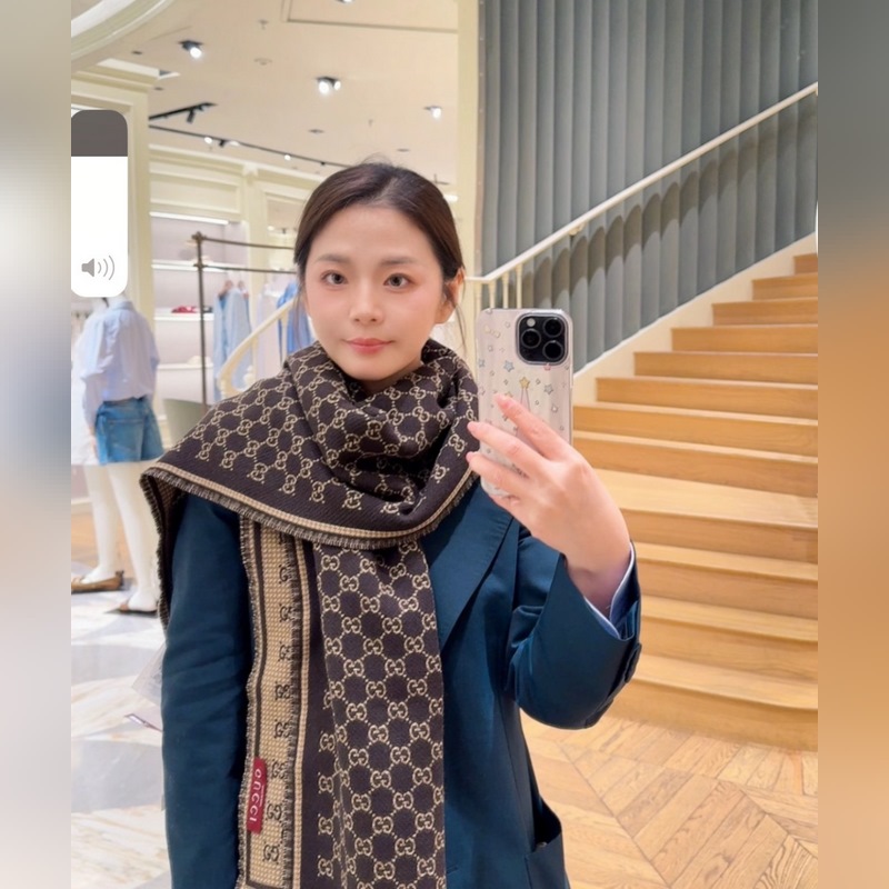 25新款GG風(fēng)格字母 180*47cm.100%羊毛 飾以經(jīng)典的 GG 圖案，該