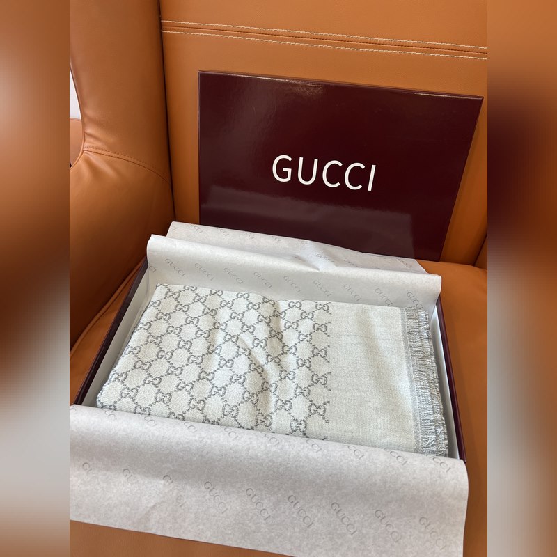 米灰色！ GUCCI難得一見的經典雙面buling 大方巾 絕非市場你看花了眼的