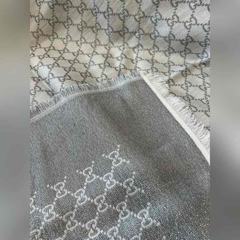 米灰色！ GUCCI難得一見的經典雙面buling 大方巾 絕非市場你看花了眼的