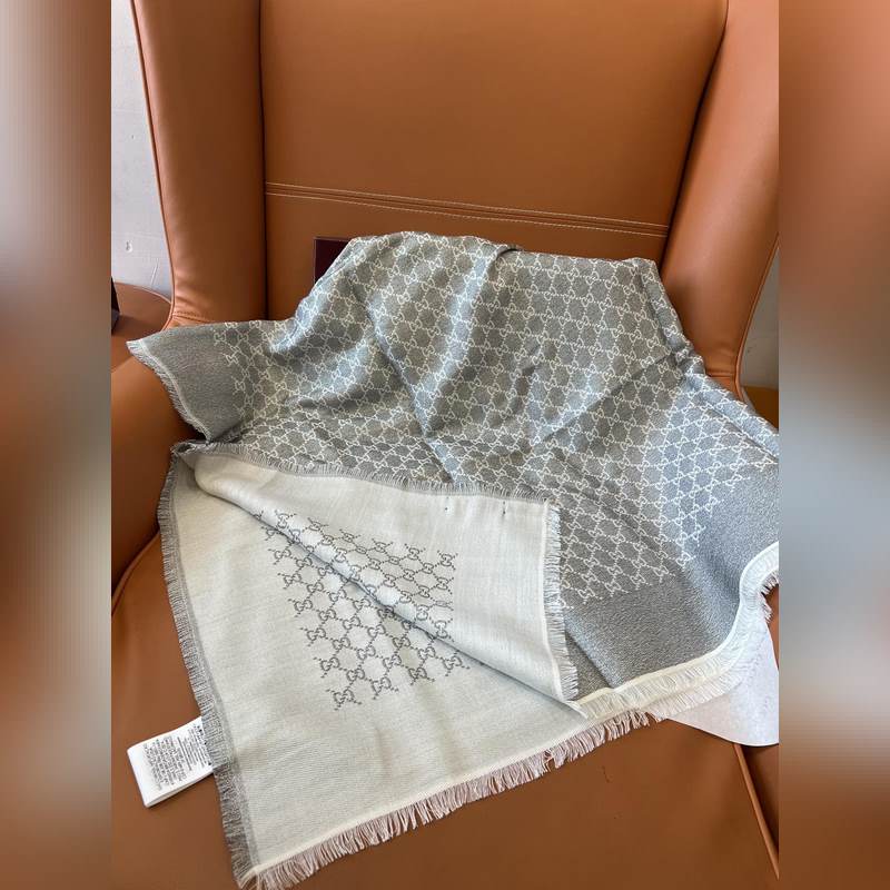 米灰色！ GUCCI難得一見的經典雙面buling 大方巾 絕非市場你看花了眼的