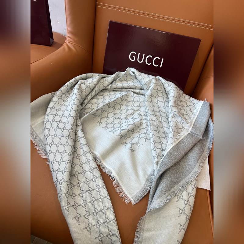 米灰色！ GUCCI難得一見的經典雙面buling 大方巾 絕非市場你看花了眼的