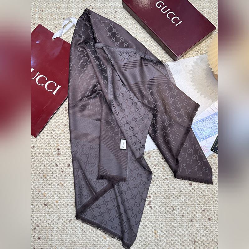 Gucci方巾尾單！打算下單的親最好最好專櫃選好顔色！說實話，我也是初見如此如此