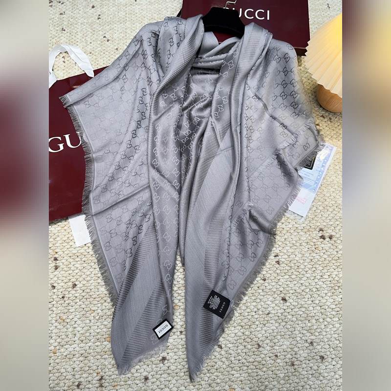 Gucci方巾尾單！打算下單的親最好最好專櫃選好顔色！說實話，我也是初見如此如此