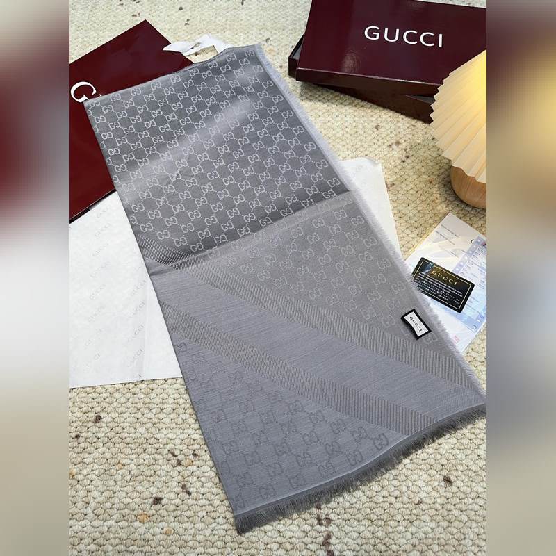 Gucci方巾尾單！打算下單的親最好最好專櫃選好顔色！說實話，我也是初見如此如此