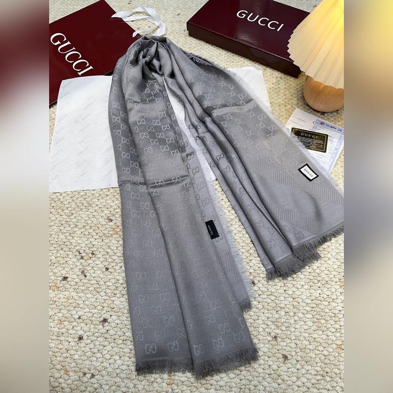 Gucci方巾尾單！打算下單的親最好最好專櫃選好顔色！說實話，我也是初見如此如此