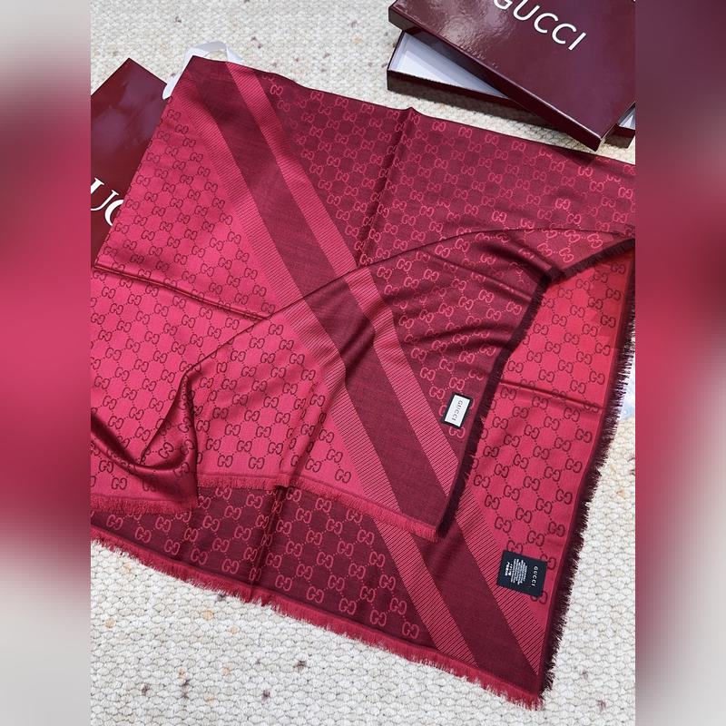 Gucci方巾尾單！打算下單的親最好最好專櫃選好顔色！說實話，我也是初見如此如此