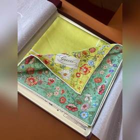 Gucci互扣式雙G花卉雙面異色印花桑蠶絲斜紋方巾 尺寸：90x90cm 材質(zhì)：