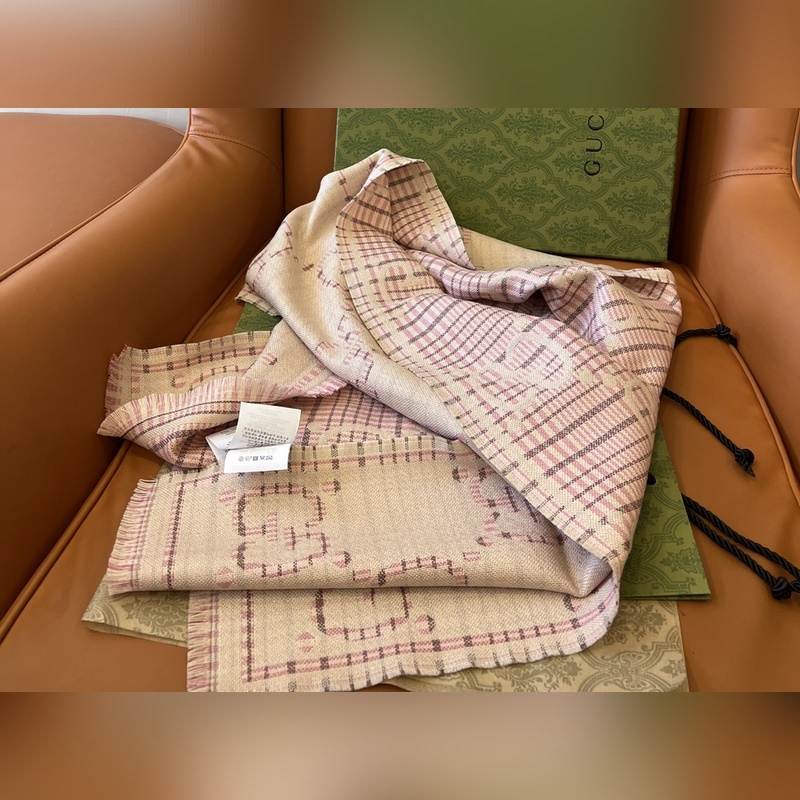 GUCCI 24年冬季雙G格紋新色玫粉色 好溫柔的配色~雙面設計， 罕見的坑條絞