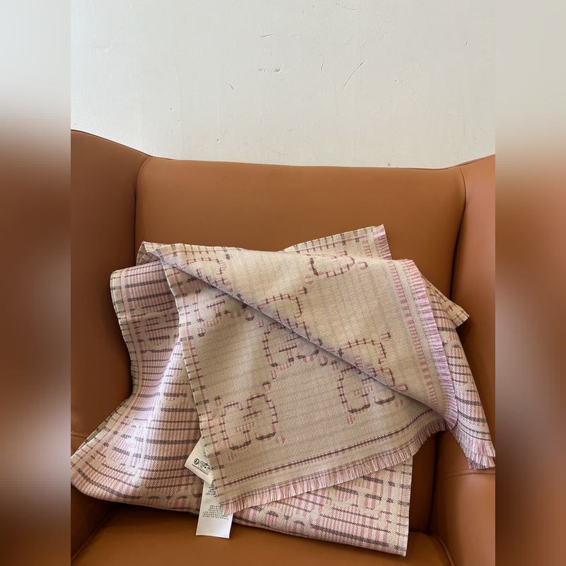 GUCCI 24年冬季雙G格紋新色玫粉色 好溫柔的配色~雙面設計， 罕見的坑條絞