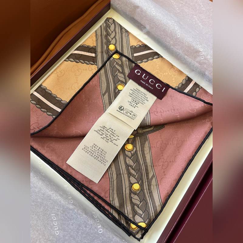 Gucci 25new 馬銜扣 Size：90x90cm 100% 斜紋真絲