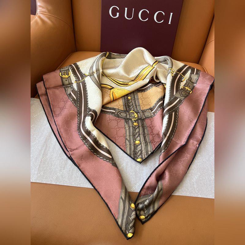 Gucci 25new 馬銜扣 Size：90x90cm 100% 斜紋真絲