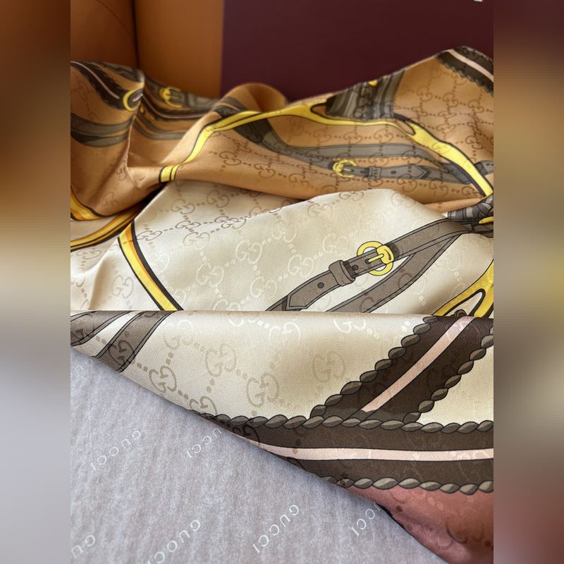 Gucci 25new 馬銜扣 Size：90x90cm 100% 斜紋真絲