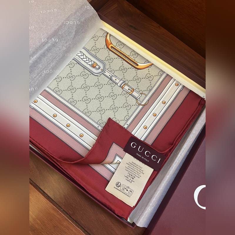 Gucci 25new 馬術(shù)銜扣 酒紅色和粉色 尺寸：90*90cm 材質(zhì)：1