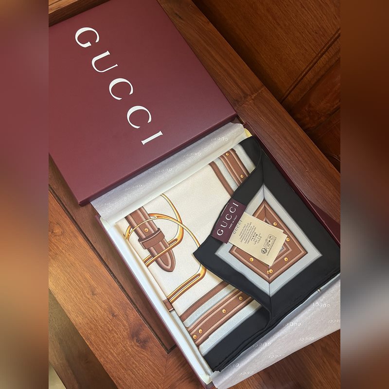 Gucci 25new 馬術銜扣 灰色和象牙白 尺寸：90*90cm 材質：1