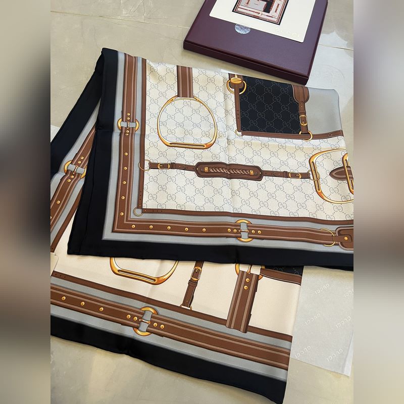 Gucci 25new 馬術銜扣 灰色和象牙白 尺寸：90*90cm 材質：1
