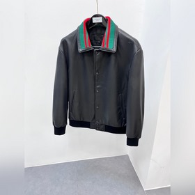 Gucci男士綿羊皮翻領夾克：意式風骨的不朽雕塑 當晨曦掠過佛羅倫薩老橋的弧線