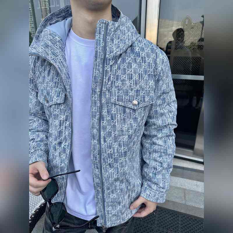 GUCCI 羽絨服 提花定制牛仔羽絨服外套 冬季裡的避風(fēng)港，全衣的五金采用的是原