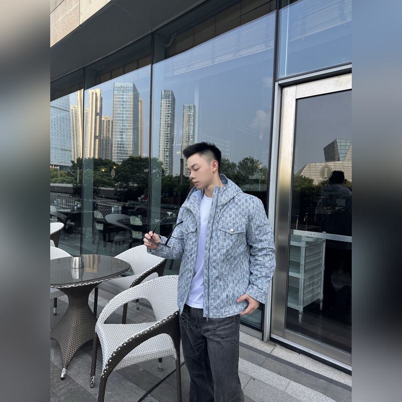 GUCCI 羽絨服 提花定制牛仔羽絨服外套 冬季裡的避風(fēng)港，全衣的五金采用的是原