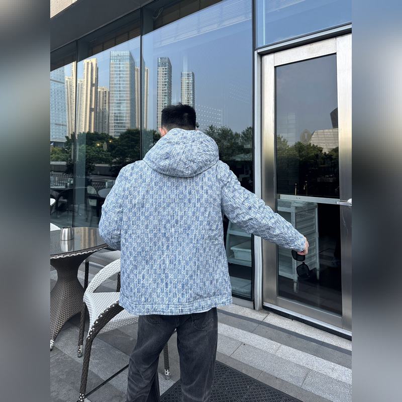 GUCCI 羽絨服 提花定制牛仔羽絨服外套 冬季裡的避風(fēng)港，全衣的五金采用的是原