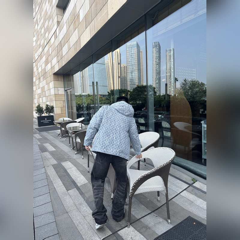 GUCCI 羽絨服 提花定制牛仔羽絨服外套 冬季裡的避風(fēng)港，全衣的五金采用的是原