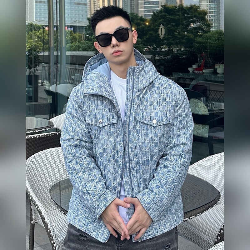 GUCCI 羽絨服 提花定制牛仔羽絨服外套 冬季裡的避風(fēng)港，全衣的五金采用的是原