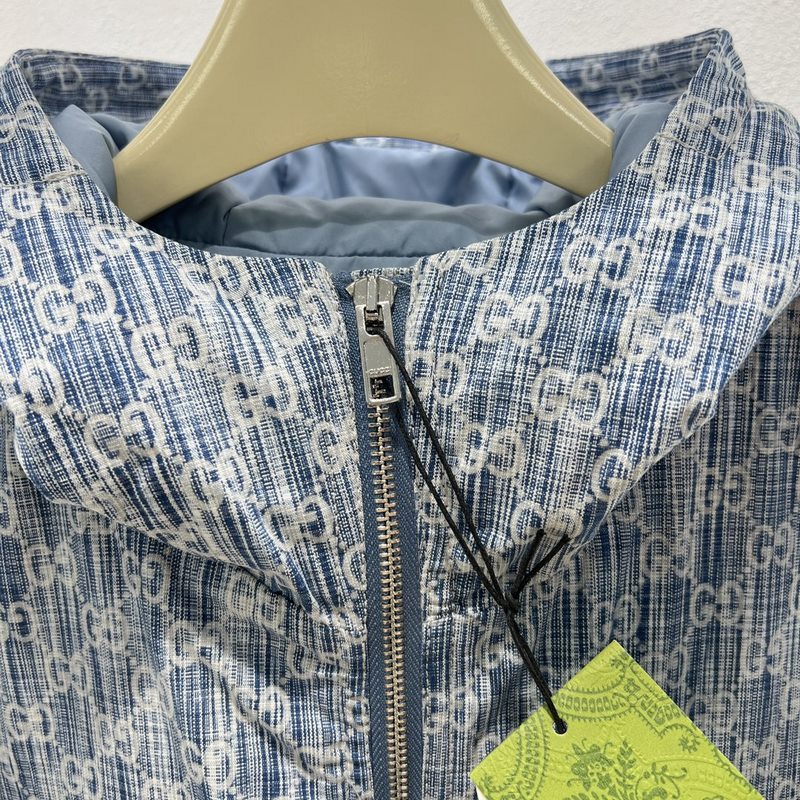 GUCCI 羽絨服 提花定制牛仔羽絨服外套 冬季裡的避風港，全衣的五金采用的是原