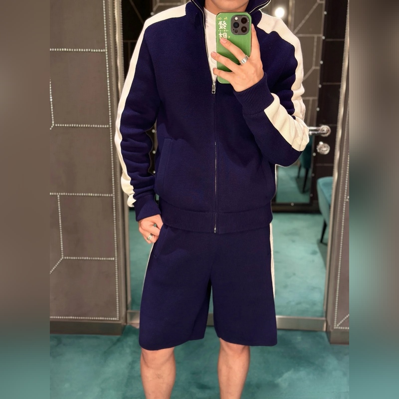 Gucci 學院風開衫毛衫外套、紗線采用100純棉，克重高達1100克，工藝複雜