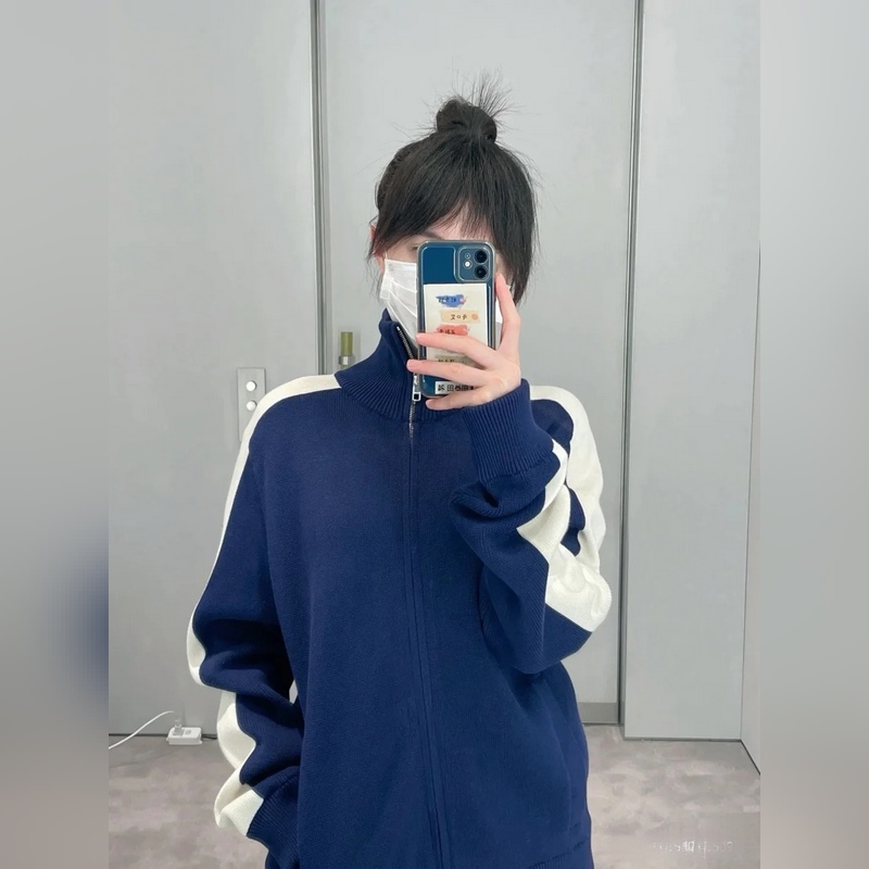 Gucci 學院風開衫毛衫外套、紗線采用100純棉，克重高達1100克，工藝複雜