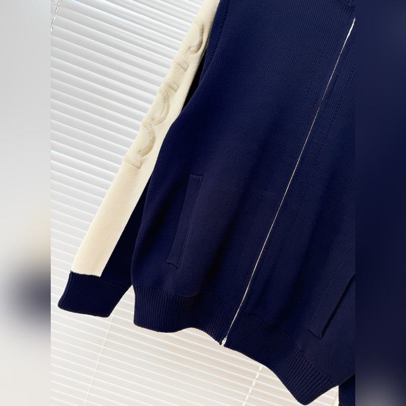 Gucci 學院風開衫毛衫外套、紗線采用100純棉，克重高達1100克，工藝複雜