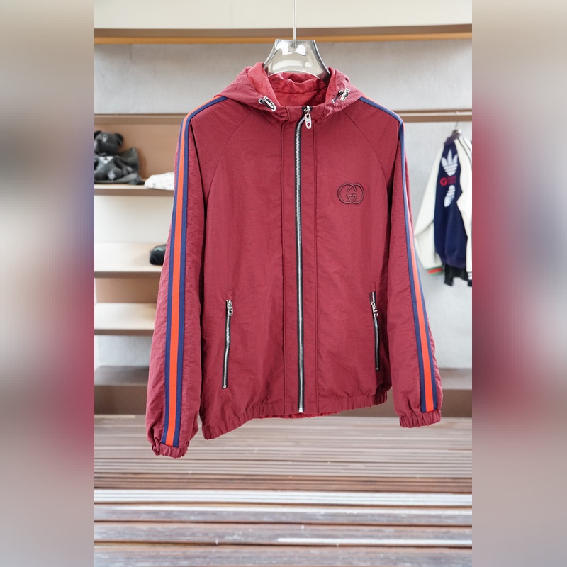 Gucci古奇-2026SS早秋新品 連帽夾克。客供五金裝飾輔料，面料采用了雙層