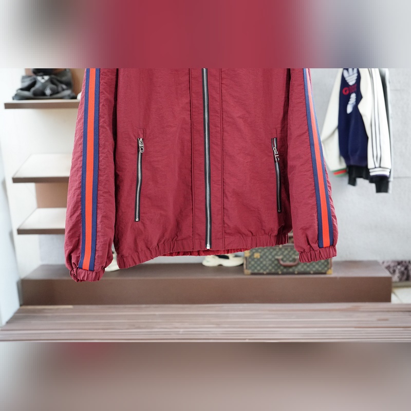 Gucci古奇-2026SS早秋新品 連帽夾克。客供五金裝飾輔料，面料采用了雙層