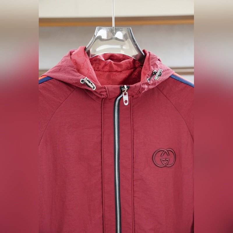 Gucci古奇-2026SS早秋新品 連帽夾克。客供五金裝飾輔料，面料采用了雙層