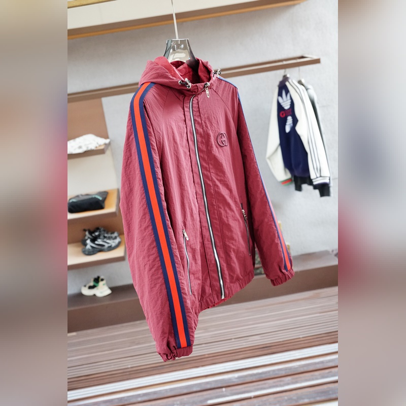 Gucci古奇-2026SS早秋新品 連帽夾克。客供五金裝飾輔料，面料采用了雙層