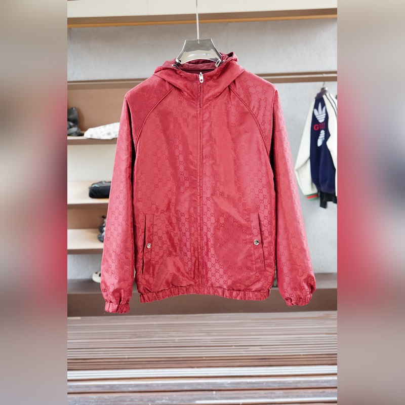 Gucci古奇-2026SS早秋新品 連帽夾克。客供五金裝飾輔料，面料采用了雙層
